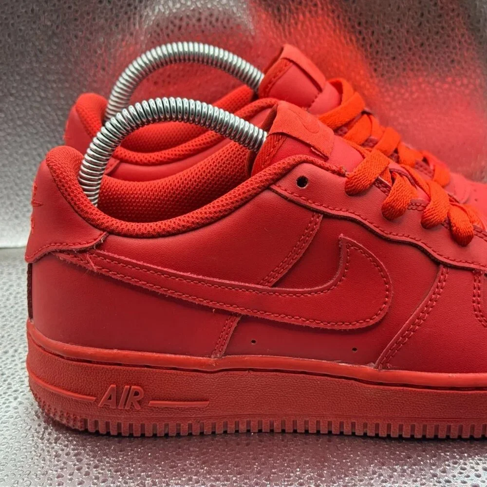 Size 5.5Y Nike‎ Air Force 1 LV8 GS Kids University Red Sneakers DM8875-600